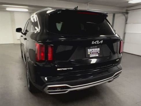 Used 2023 Kia Sorento EX AWD/4WD image 7
