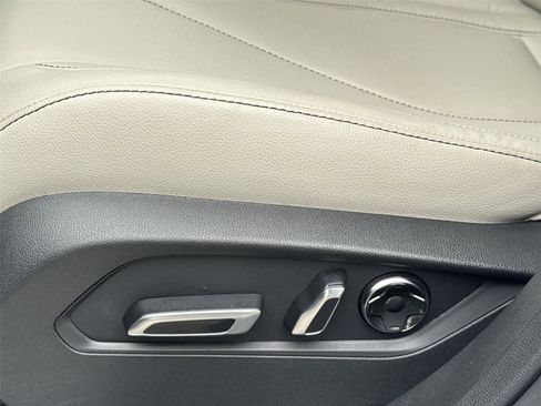 Certified 2025 Acura RDX SH-AWD image 12