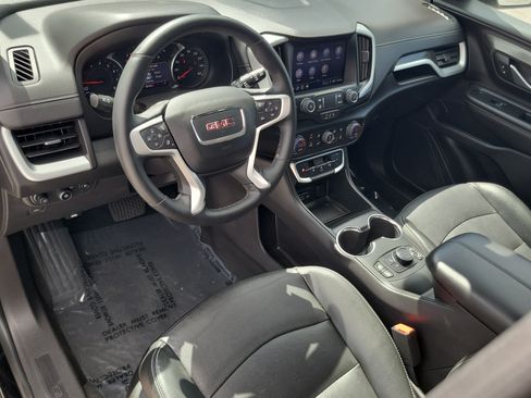 Used 2024 GMC Terrain SLT FWD image 9