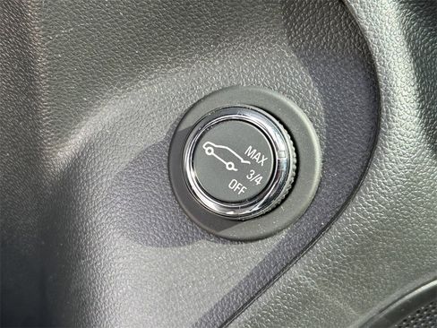 Used 2020 Buick Encore GX Essence w/ Advanced Technology Package image 25