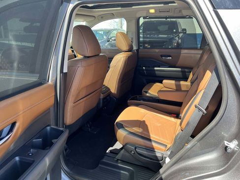 Used 2022 Nissan Pathfinder Platinum w/ Cargo Package image 20