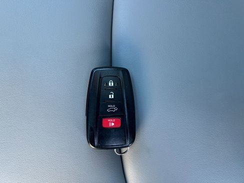 Used 2019 Toyota RAV4 XLE Premium image 33