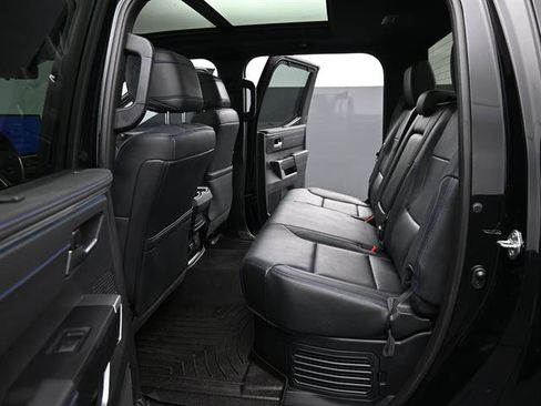 Used 2023 Toyota Tundra Platinum image 17