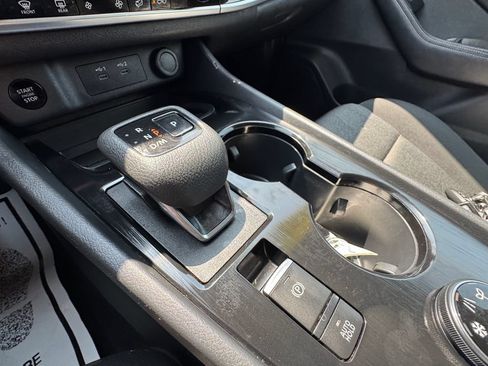 Used 2025 Nissan Rogue SV AWD/4WD image 28