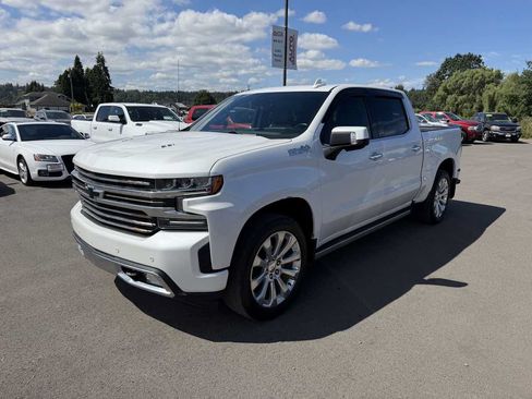 Used 2019 Chevrolet Silverado 1500 High Country w/ Technology Package AWD/4WD image 4