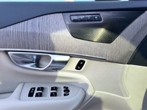 Used 2023 Volvo XC90 T8 Plus w/ Protection Package Premier image 21