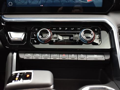 Used 2022 GMC Sierra 1500 Denali w/ Denali Reserve Package image 38