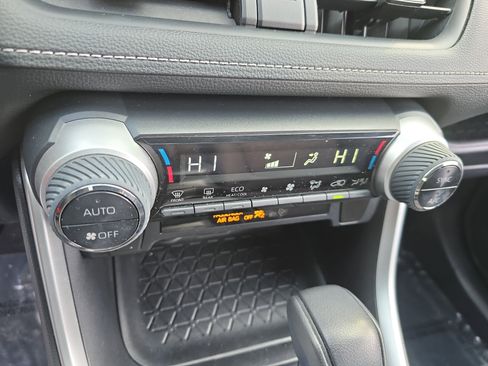 Used 2019 Toyota RAV4 XLE image 21