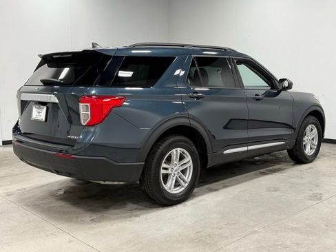 Used 2023 Ford Explorer XLT image 12