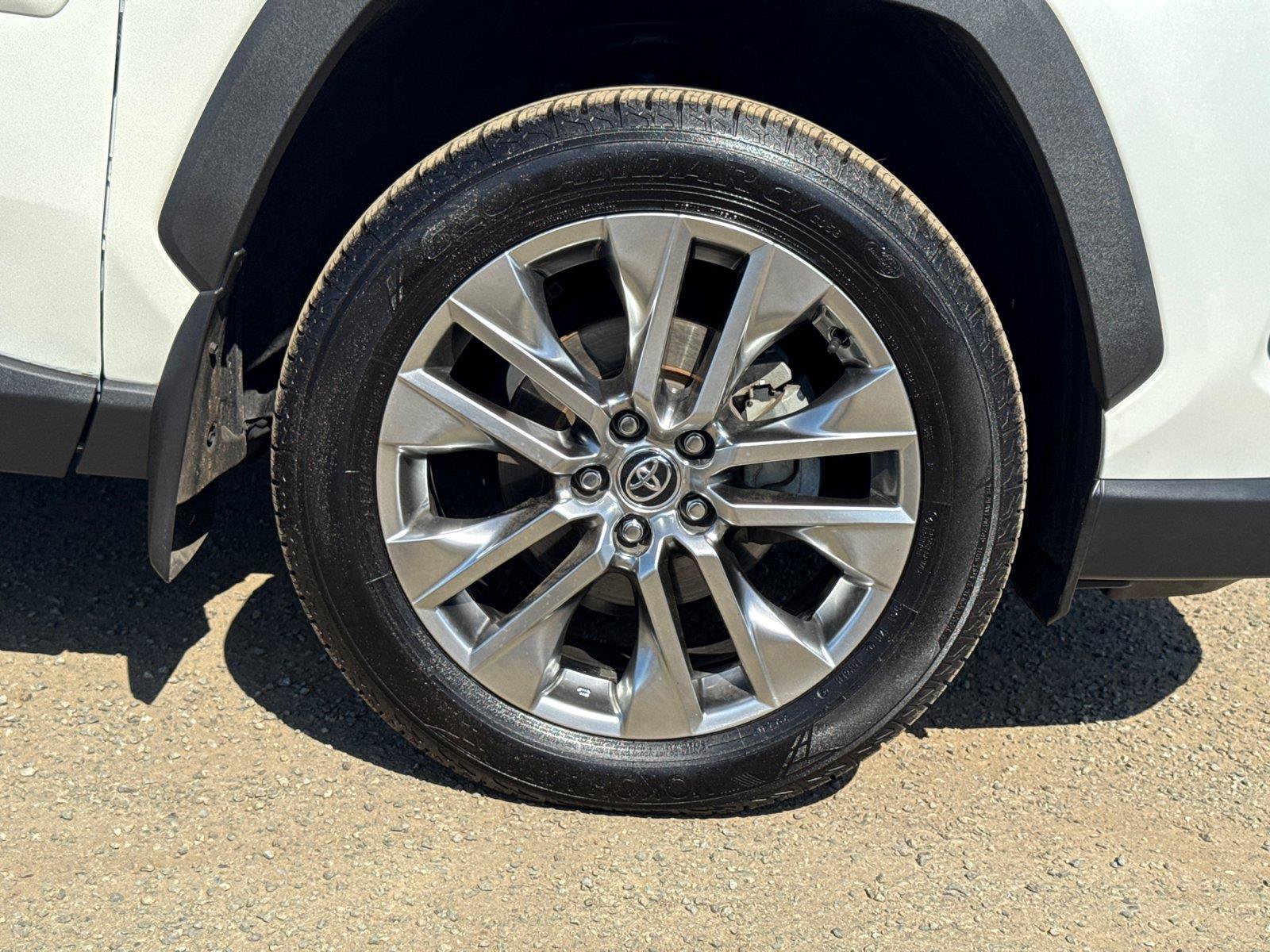 Used 2022 Toyota RAV4 XLE Premium w/ Carpet Mat Package (TMS) AWD/4WD image 6