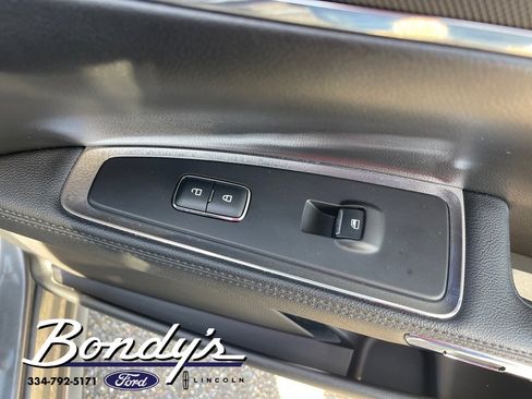 Used 2019 Lincoln Continental Reserve image 23