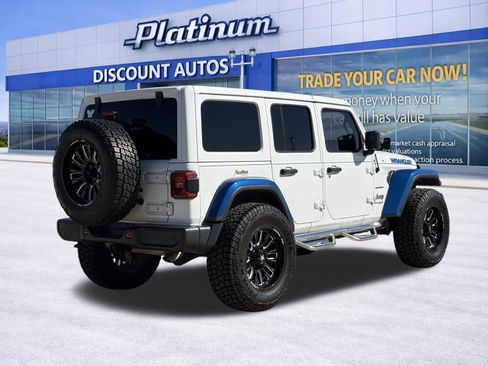 Used 2018 Jeep Wrangler Unlimited Sahara image 7