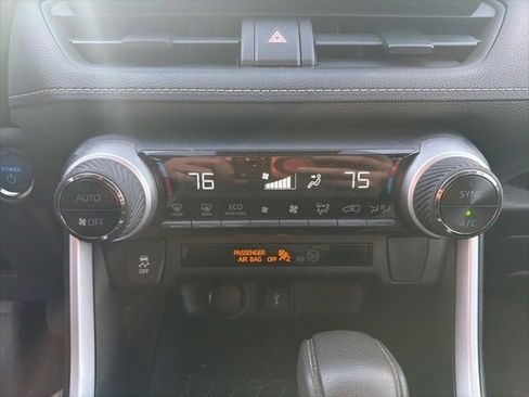 Used 2020 Toyota RAV4 XLE image 21