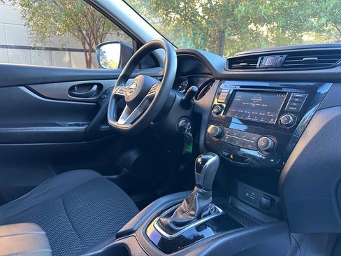 Used 2022 Nissan Rogue Sport S image 28