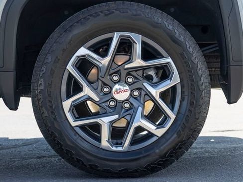 Certified 2025 GMC Sierra 1500 SLT w/ SLT Premium Package AWD/4WD image 24
