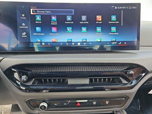 Used 2025 BMW 230i Coupe w/ M Sport Package image 20