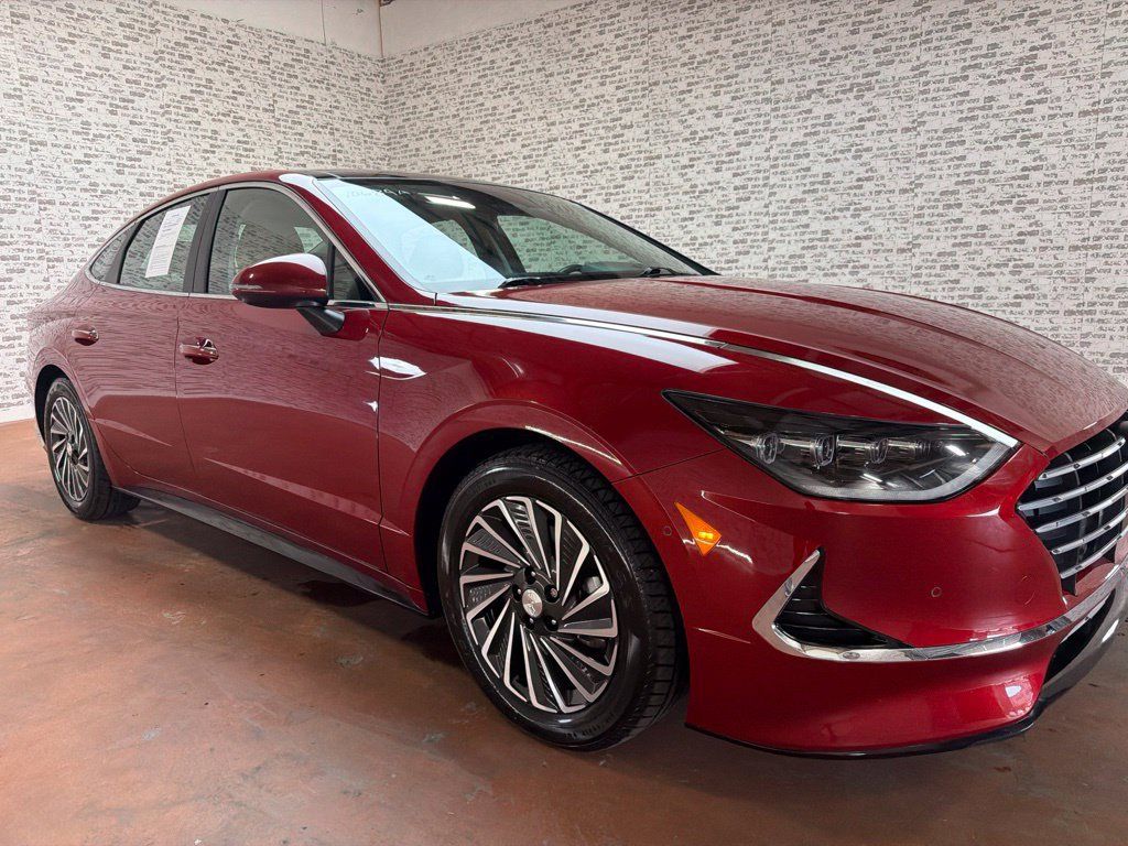 Used 2023 Hyundai Sonata Limited w/ Cargo Package FWD image 1
