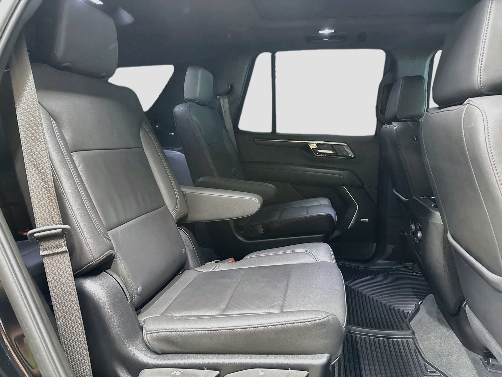 Used 2025 Chevrolet Tahoe Z71 w/ Z71 Off-Road Package AWD/4WD image 33