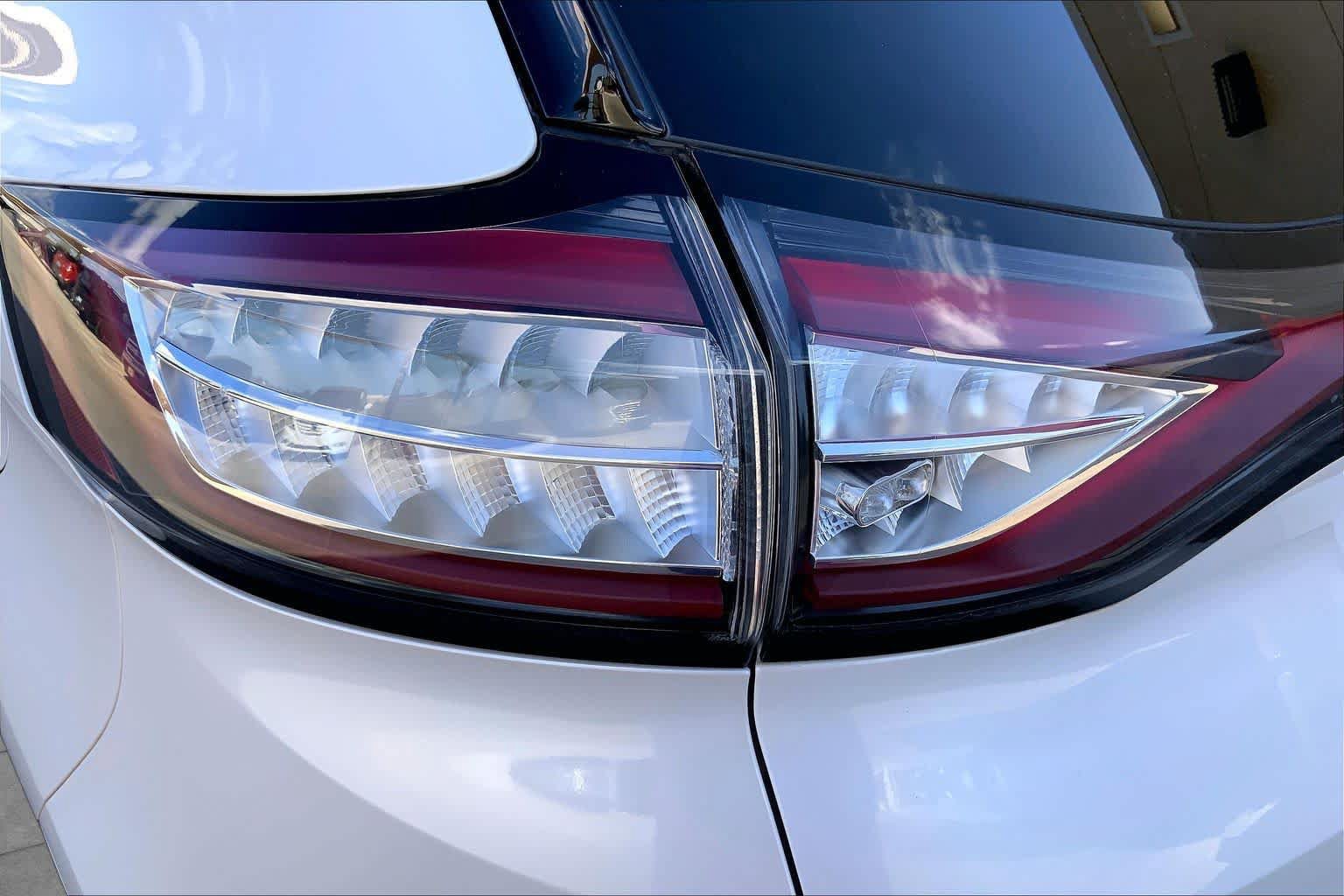 Used 2017 Ford Edge Titanium w/ Technology Package FWD image 27