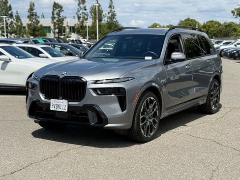 Used 2026 BMW X7 xDrive40i w/ M Sport Package AWD/4WD image 2