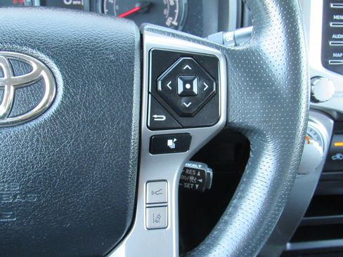 Used 2021 Toyota 4Runner SR5 Premium w/ Moonroof Package AWD/4WD image 20