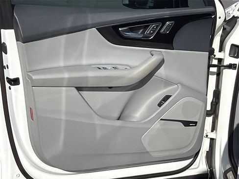 Used 2018 Audi Q7 3.0T Prestige w/ Prestige Package image 10