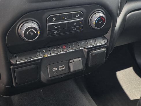 Used 2022 Chevrolet Silverado 1500 Custom RWD image 15