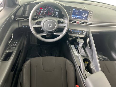 Used 2023 Hyundai Elantra SEL w/ Preferred Accessory Package image 20