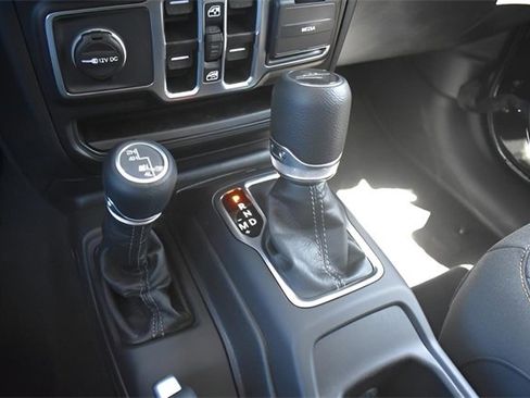 New 2025 Jeep Gladiator Sport image 21