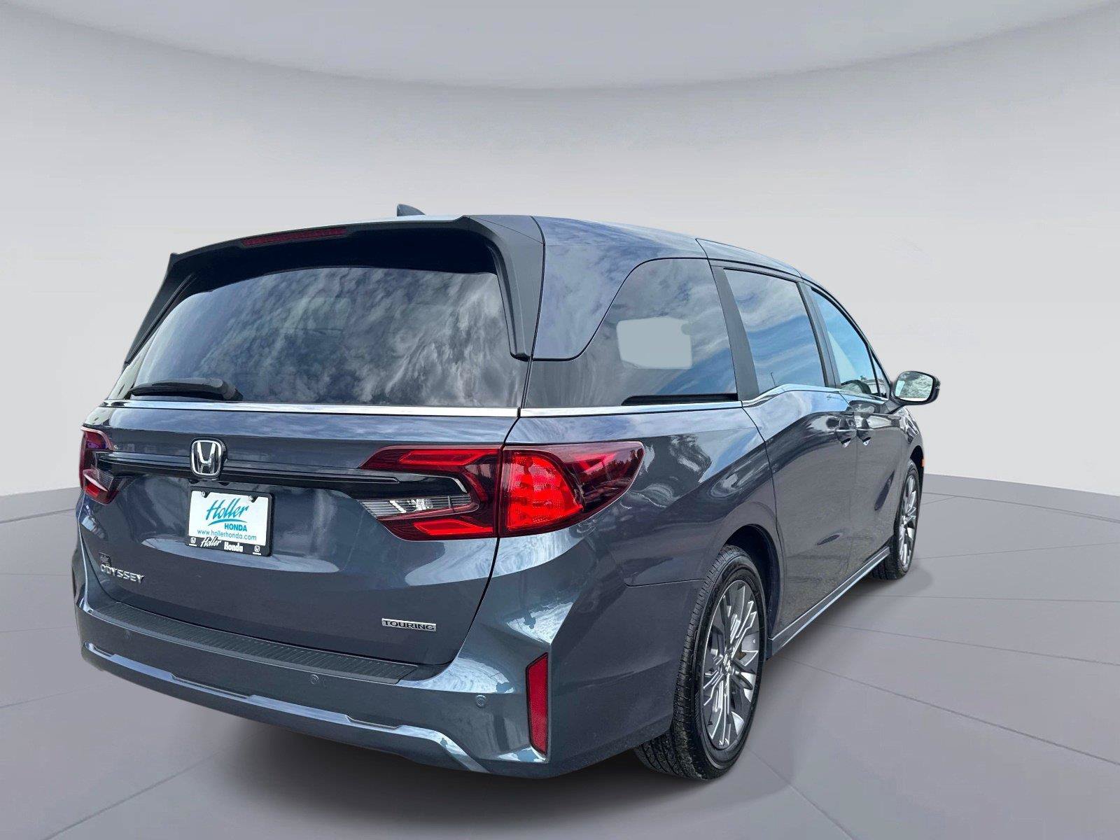 Certified 2026 Honda Odyssey Touring image 4