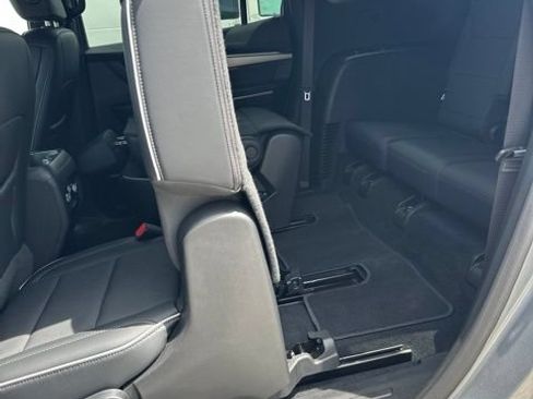 Used 2025 Buick Enclave Preferred AWD/4WD image 52