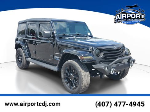 Used 2022 Jeep Wrangler Unlimited Sahara AWD/4WD image 1