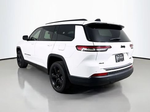 Used 2025 Jeep Grand Cherokee L Limited w/ Black Appearance Package AWD/4WD image 5