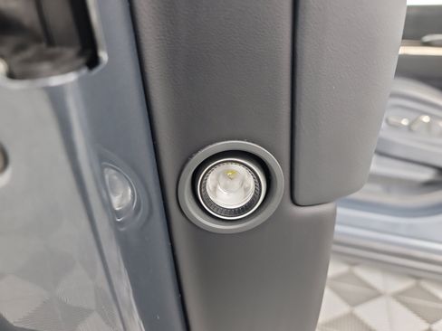 Used 2022 Rivian R1S Launch Edition AWD/4WD image 32