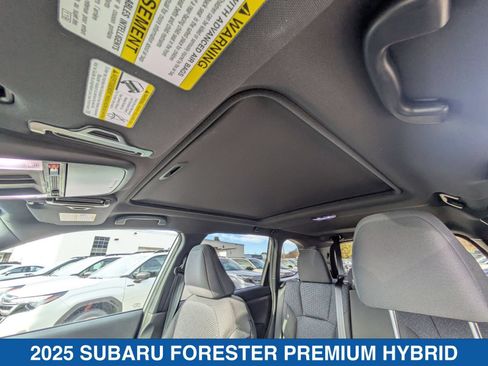 Used 2025 Subaru Forester Premium AWD/4WD image 28