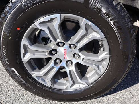 Used 2026 GMC Sierra 1500 SLT image 29