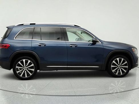 Used 2022 Mercedes-Benz GLB 250 w/ Premium Package Lite image 4
