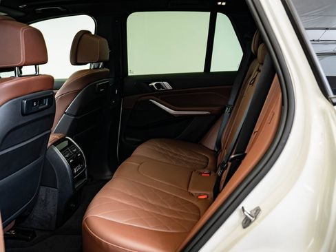 Used 2023 BMW X5 xDrive40i w/ M Sport Package image 36