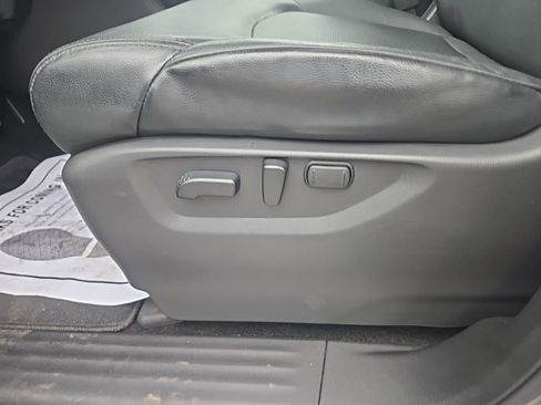 Used 2024 Nissan Armada SL w/ Captain's Chairs Package image 10
