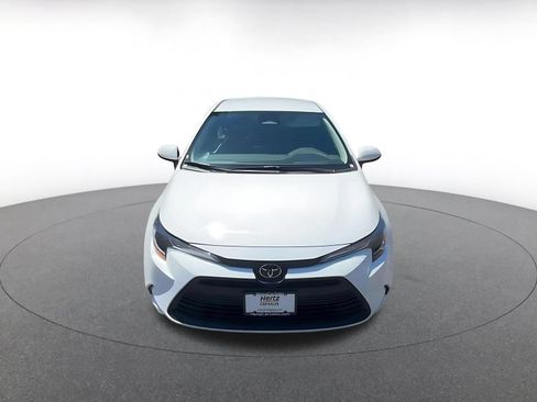 Used 2025 Toyota Corolla LE FWD image 4