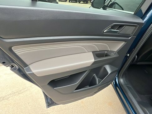 Used 2023 Volkswagen Atlas Cross Sport SE image 23