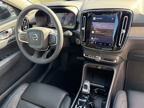 Used 2024 Volvo XC40 B5 Plus w/ Climate Package image 38