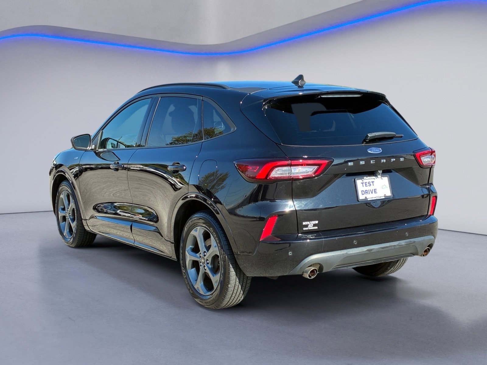 Used 2024 Ford Escape ST-Line w/ Tech Pack #1 FWD image 3