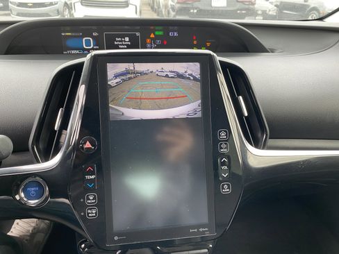 Used 2018 Toyota Prius Four image 11