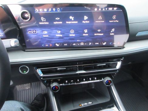 New 2026 Chevrolet Traverse LT w/ LPO, Floor Liner Package image 29