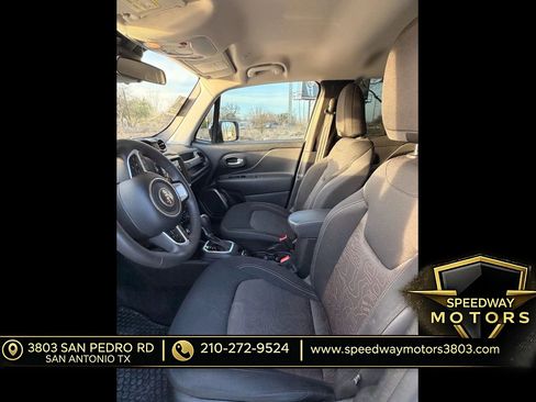 Used 2023 Jeep Renegade Latitude AWD/4WD image 13