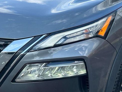Used 2023 Nissan Rogue SL FWD image 11