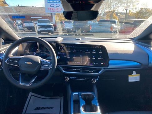 New 2026 Chevrolet Equinox EV LT w/ Convenience Package II FWD image 5