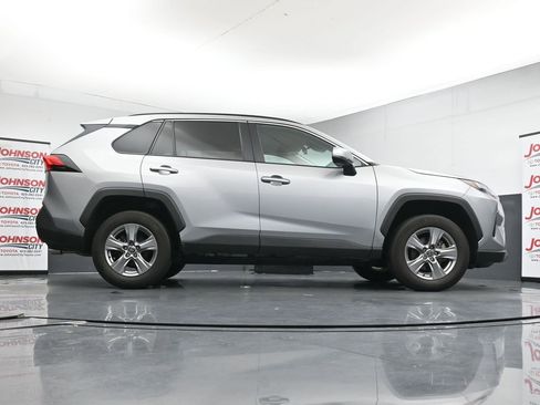 Used 2024 Toyota RAV4 XLE FWD image 38