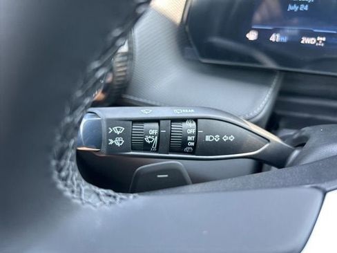 New 2026 Chevrolet Equinox LT w/ Convenience Package II image 19